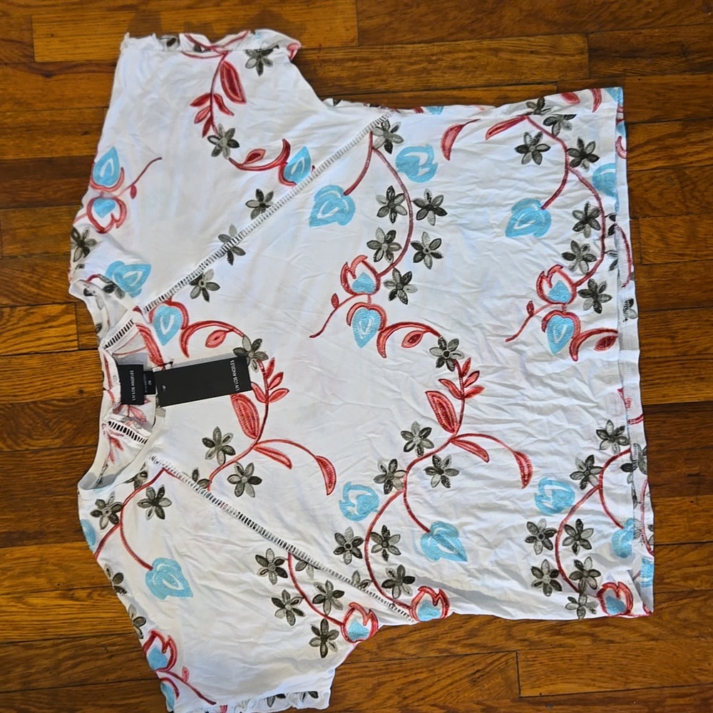 White Floral Embroidered Top in Plus Size 2XL